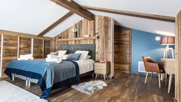 7 bedrooms, in-room safe, iron/ironing board, free WiFi