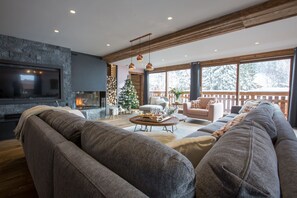 TV, fireplace, video library, stereo - Chalet Le Saint-Jean - 15 pers - proche pistes (Les Gets)