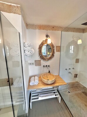 デザイン ダブルルーム | バスルーム | タオル