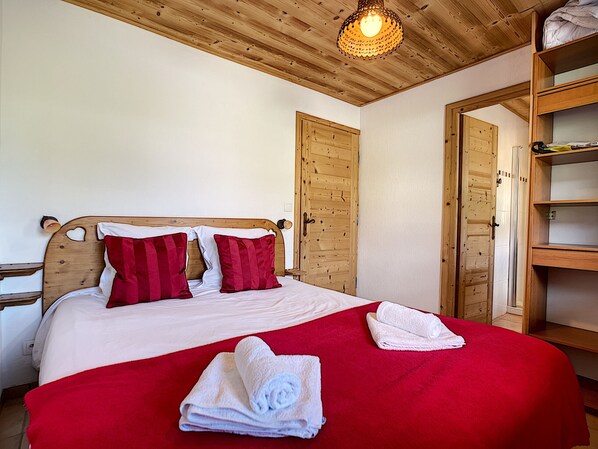 Unclassified image, 1 of 28, button