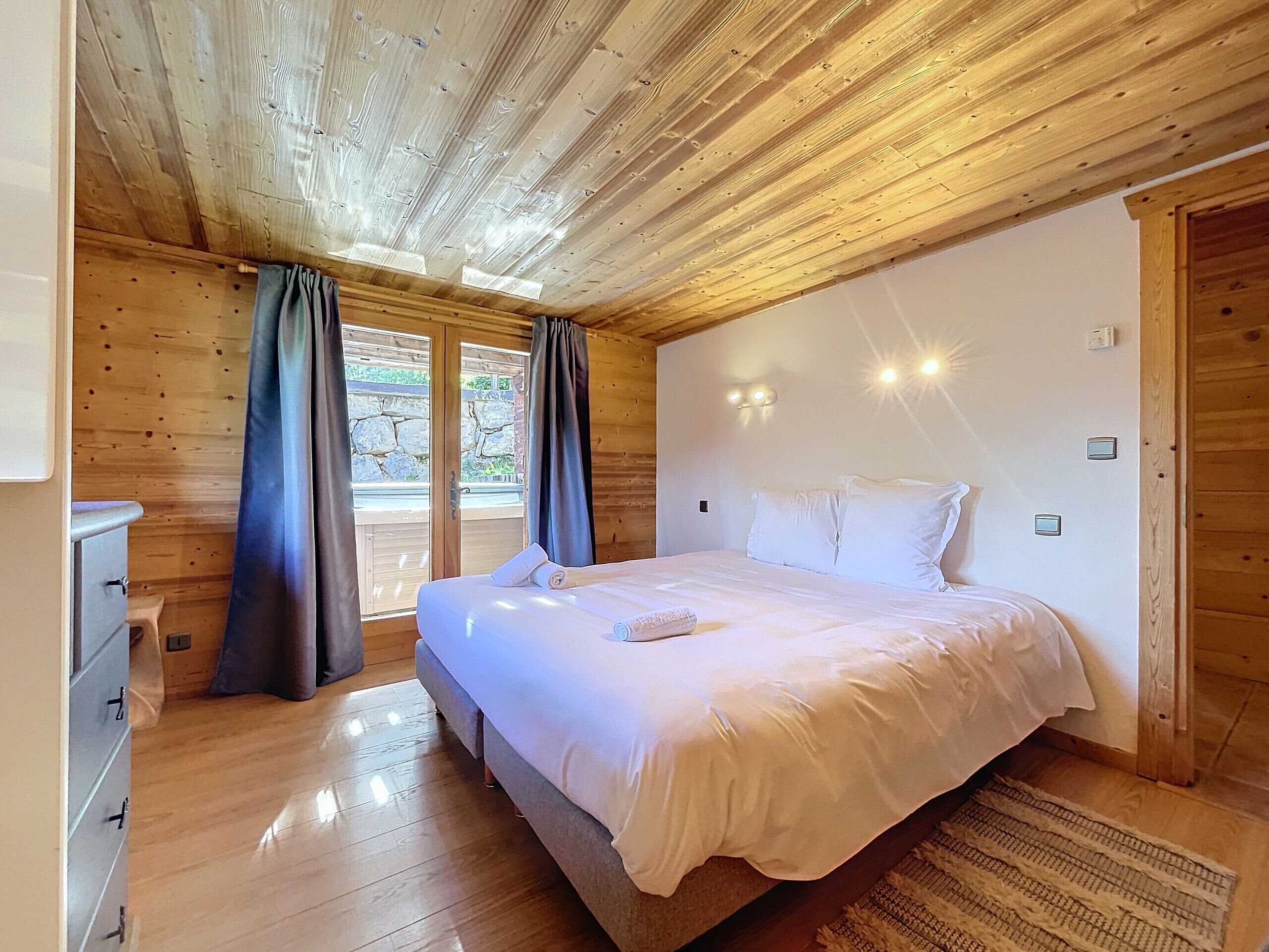 4 bedrooms, free WiFi, bed sheets