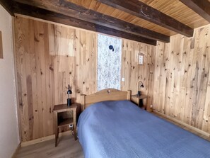 1 chambre, fer et planche à repasser, Wi-Fi gratuit