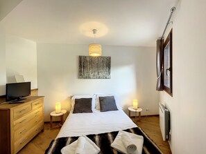 3 bedrooms, free WiFi, bed sheets