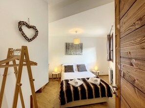 3 bedrooms, free WiFi, bed sheets