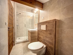 Douche, serviettes fournies