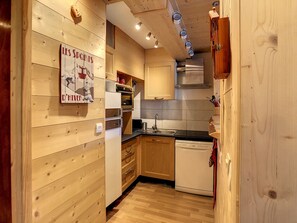 Fridge, microwave, dishwasher, coffee/tea maker - Edelweiss- appartement - 7pers -proche centre (Les Gets)