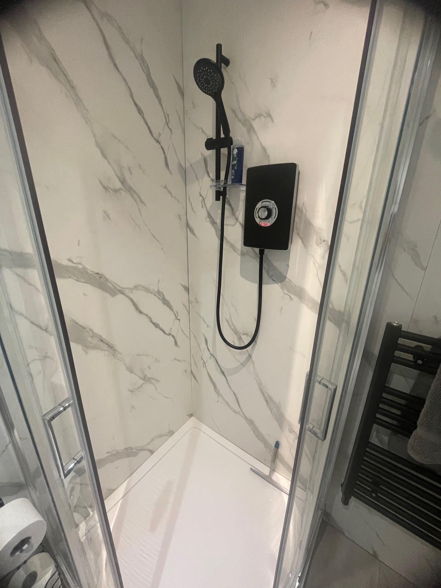 Toallas y papel higiénico