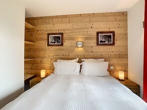 3 chambres, fer et planche à repasser, Wi-Fi gratuit, draps fournis