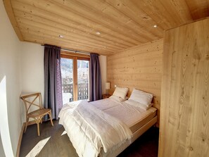 5 bedrooms, free WiFi, bed sheets