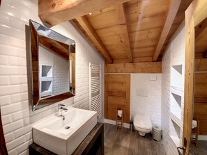 Shower, towels - Chalet Framboisière - 10 pers - proche piste, cent (Les Gets)