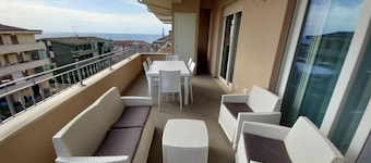 Bright Holiday House A 301