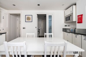 Dining - The Rochester: Two Historic Townhouses, 12-Bed, 6-Bath | Victoria (London)