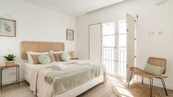 3 bedrooms, soundproofing, iron/ironing board, travel crib