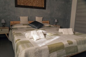 3 soverom, skrivebord, reiseseng for barn og wi-fi (inkludert)