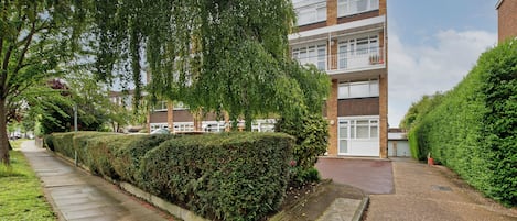 Apartment (1 Bedroom) | Exterior