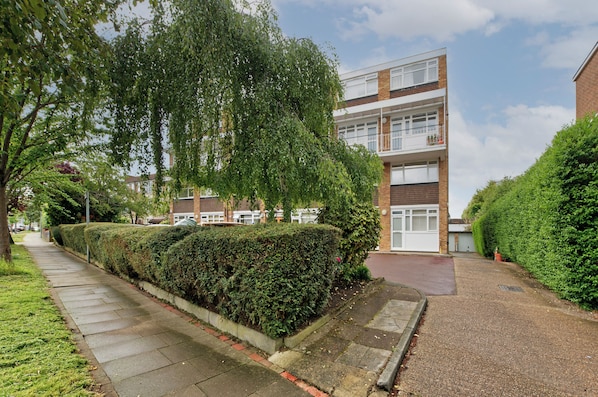 Apartment (1 Bedroom) | Exterior