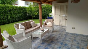 Terrace/patio - Sabaudia Holiday: Villa a few minutes from the sea (Sabaudia)