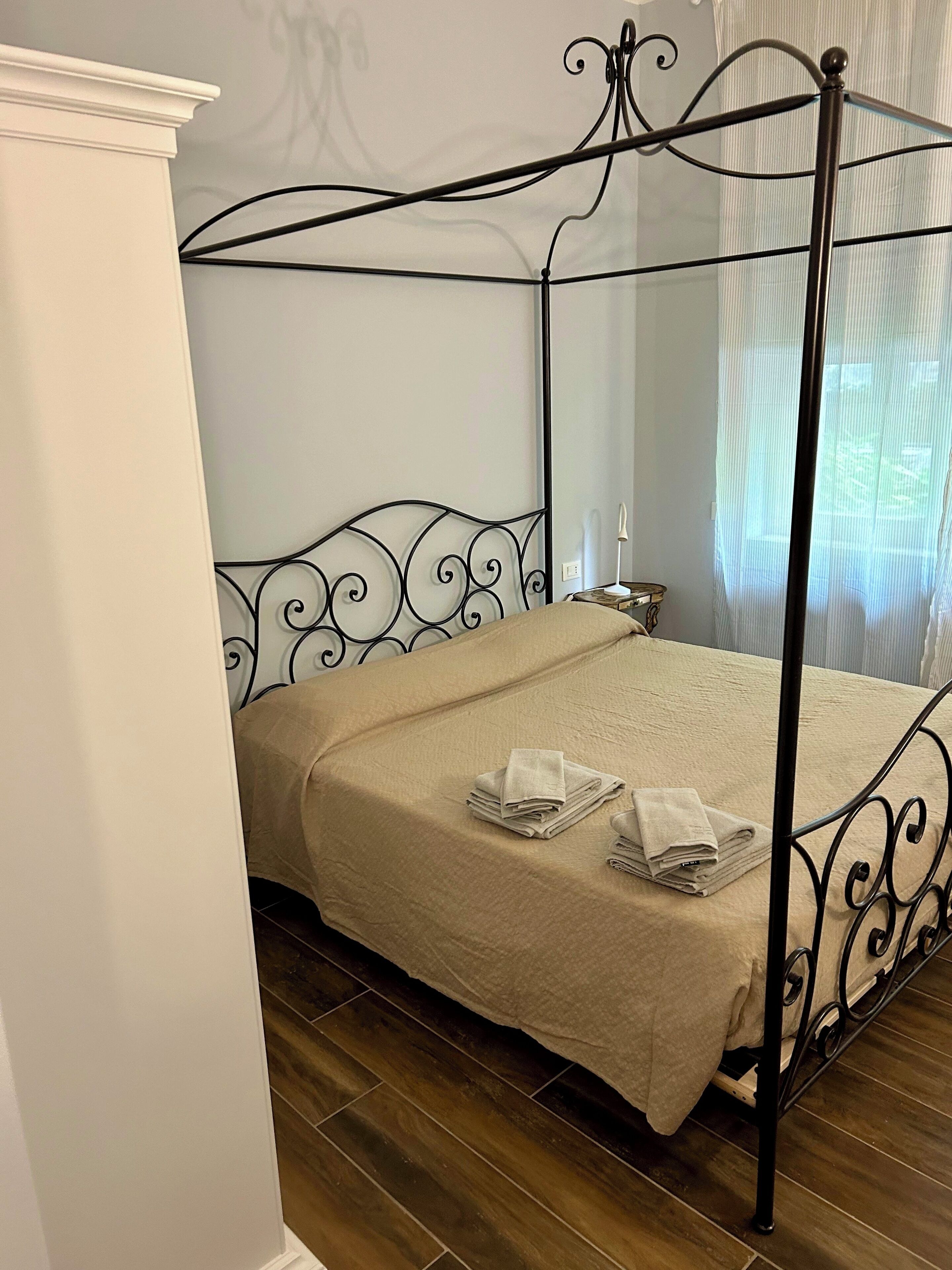 1 bedroom, WiFi, bed sheets