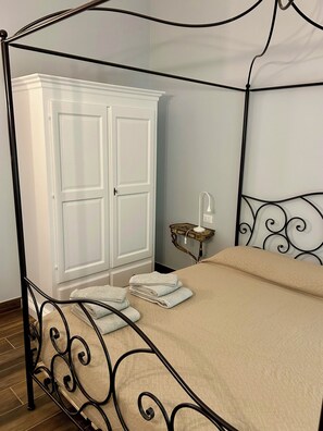 1 bedroom, WiFi, bed sheets - Domus Ballà Tonale Camera 2 (Verona)
