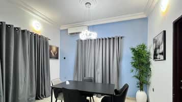 Apartment | Dining