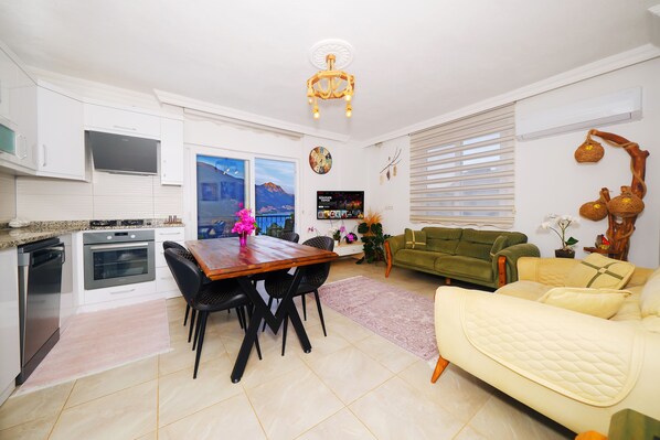 25-inch LCD TV with satellite channels - Sunrise Apart Kaş (Kas)