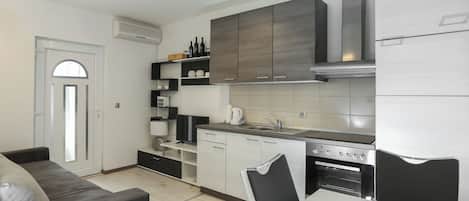 Appartement (One Bedroom Apartment with Terrace (S) | Cuisine privée | Réfrigérateur