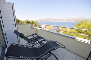 Apartment (Two Bedroom Apartment with Sea View B) | Exterior - Apartments Villa Moonlight (Okrug)
