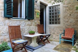 Apartment (Two bedroom Garden House) | Terrace/patio