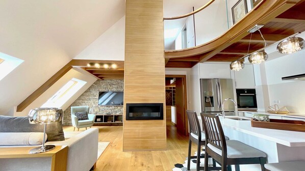 TV, books, offices - The Cliffs - MarCastelos (Viveiro)