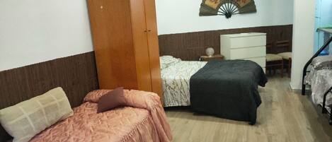 1 habitación, wifi y ropa de cama