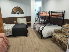 1 bedroom, WiFi, bed sheets - Casa 2 en Madrid (Madrid)