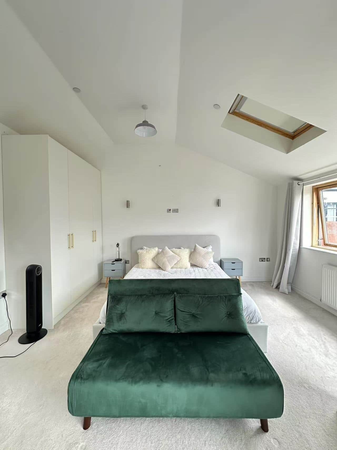 4 bedrooms, iron/ironing board, travel crib, WiFi (free)