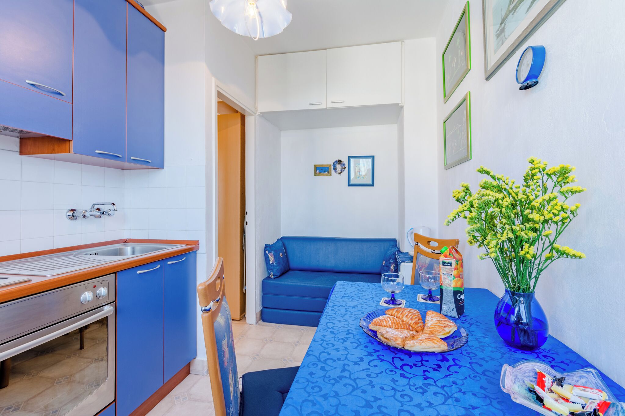 Studio (Studio Apartment Ecija (ST)) | Ruang makan