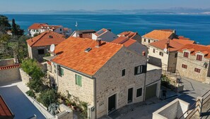 Apartment (Apartment M&J - Comfort Two Bedroom A) | Exterior