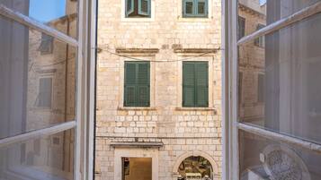 Apartment (One-Bedroom Apartment) | Exterior
