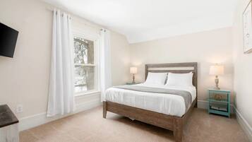 2 bedrooms, desk, travel crib, WiFi