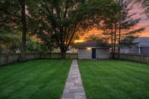 Property grounds - Walk to Notre Dame! Harter Heights Hideaway (South Bend)