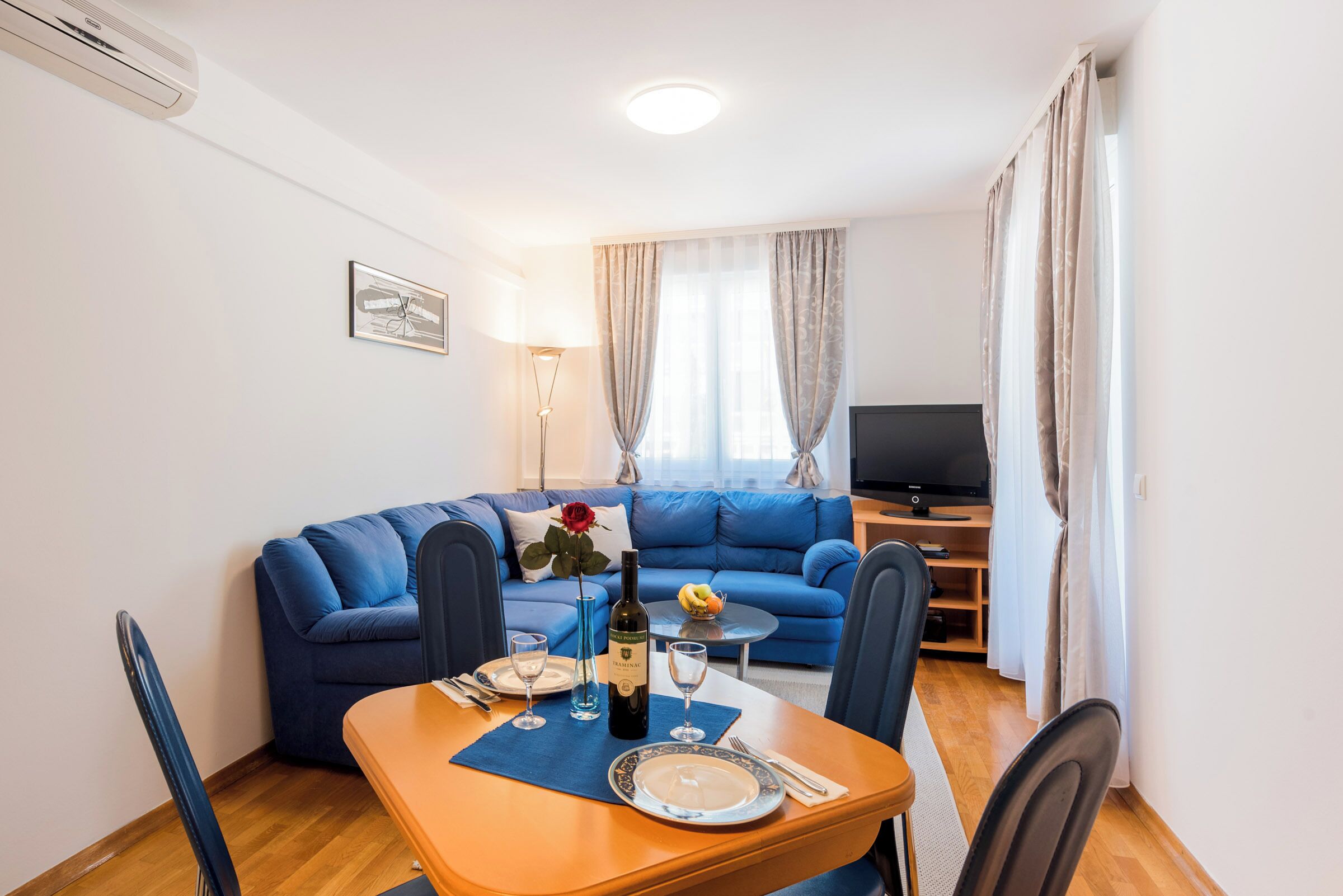 Apartment (Apartment Blue Lagoon (ST) - One Bedr) | Living room | 32-inch flat-screen TV with cable channels
