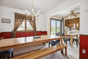 Dining - Near Shopping & Dining- The South Bend Bungalow (Granger)