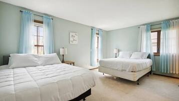 4 bedrooms, desk, iron/ironing board, WiFi