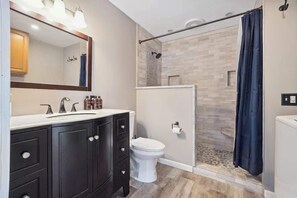 Doccia, asciugacapelli, asciugamani