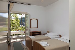 10 bedrooms, cribs/infant beds, free WiFi - Begović Guest House (Dubrovnik)