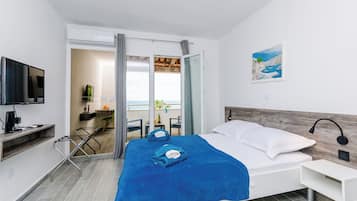 スタジオ (Studio Apartment with Balcony and Sea) | WiFi (無料)