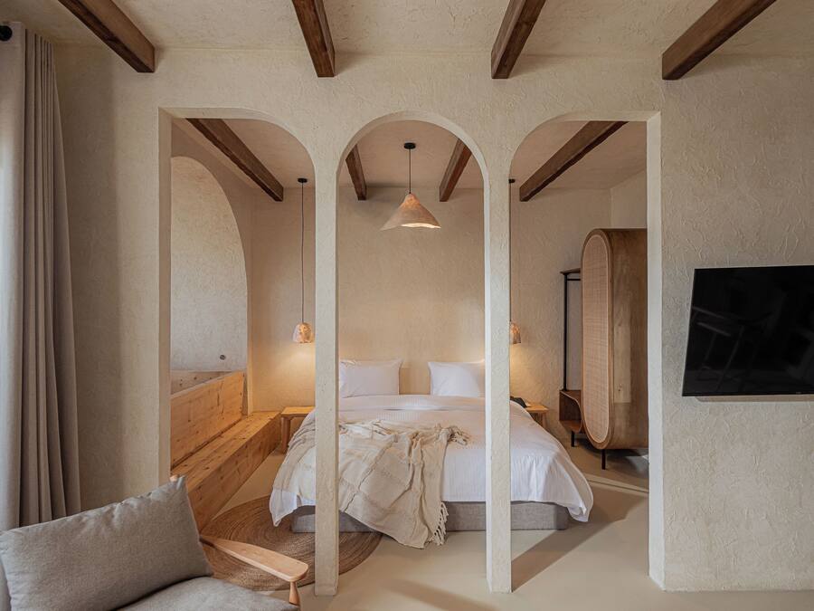 Deluxe Suite with Spa Bath Terrace | Premium bedding, minibar, in-room safe, individually decorated