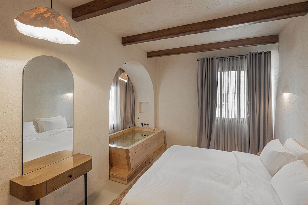 Suite Grand, 2 habitaciones, vista al mar | 1 habitación, ropa de cama de alta calidad y minibar