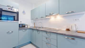 Διαμέρισμα (Two Bedroom Apartment with Balcony (M) | Ιδιωτική κουζίνα | Ψυγείο