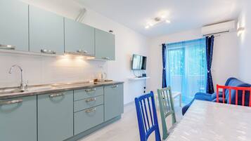 Apartment (Two Bedroom Apartment with Balcony (M) | Private kitchen | Fridge