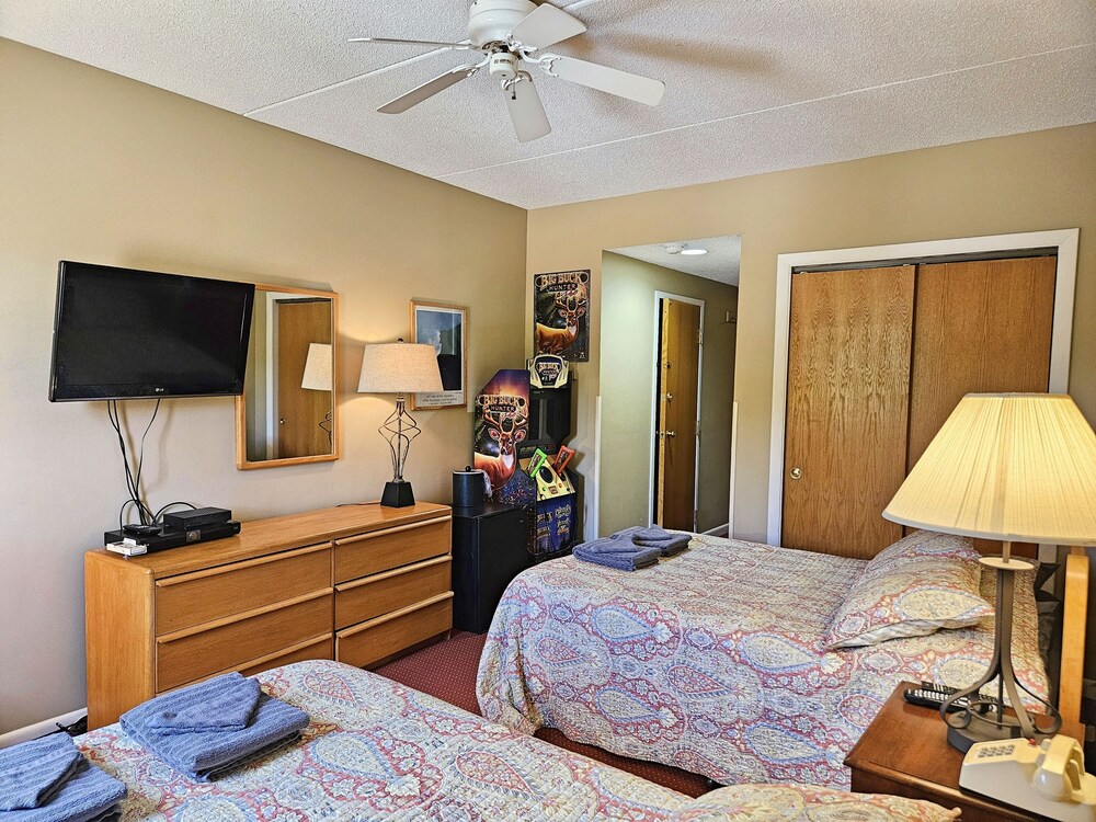 G311A Managed by Loon Reservation Service NH Meals & Rooms Lic 056365 Lincoln Vrbo