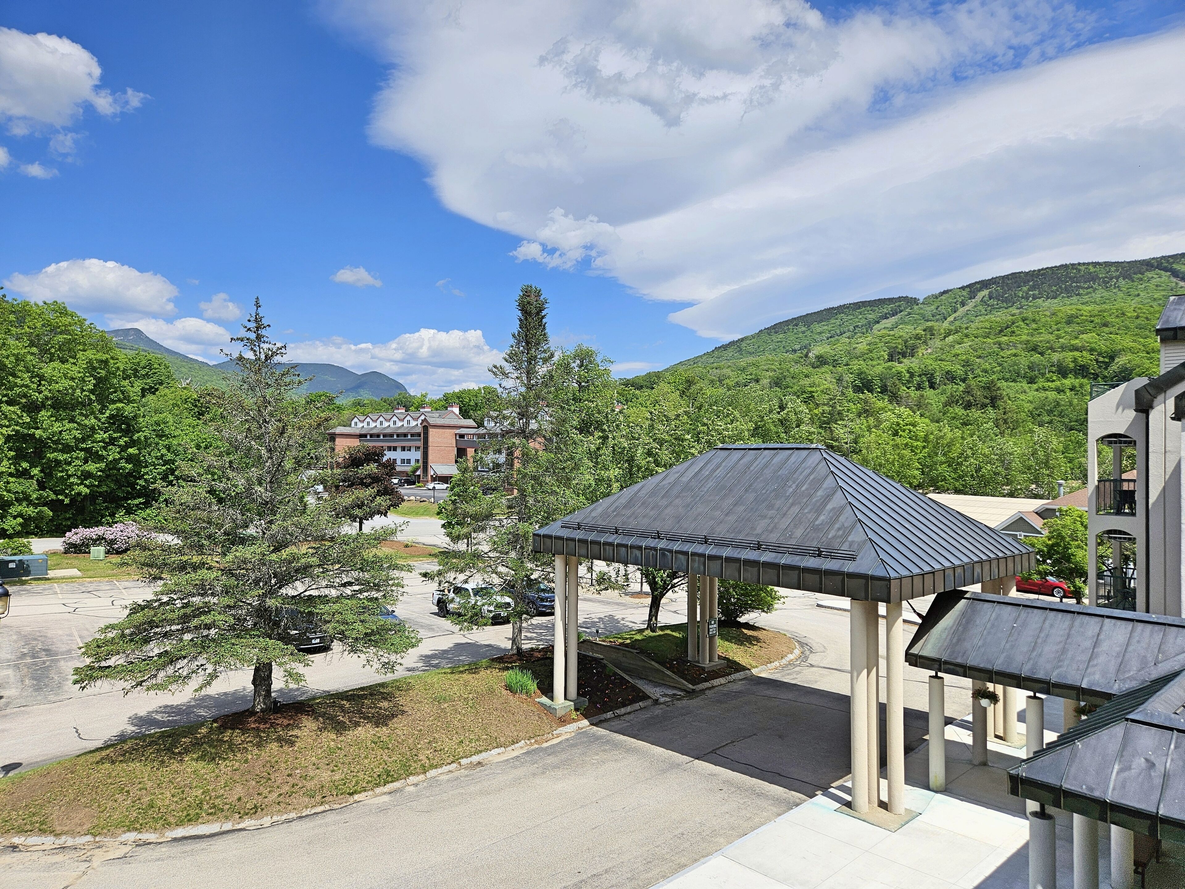 G311B - Managed by Loon Reservation Service - NH Meals & Rooms Lic# 056365