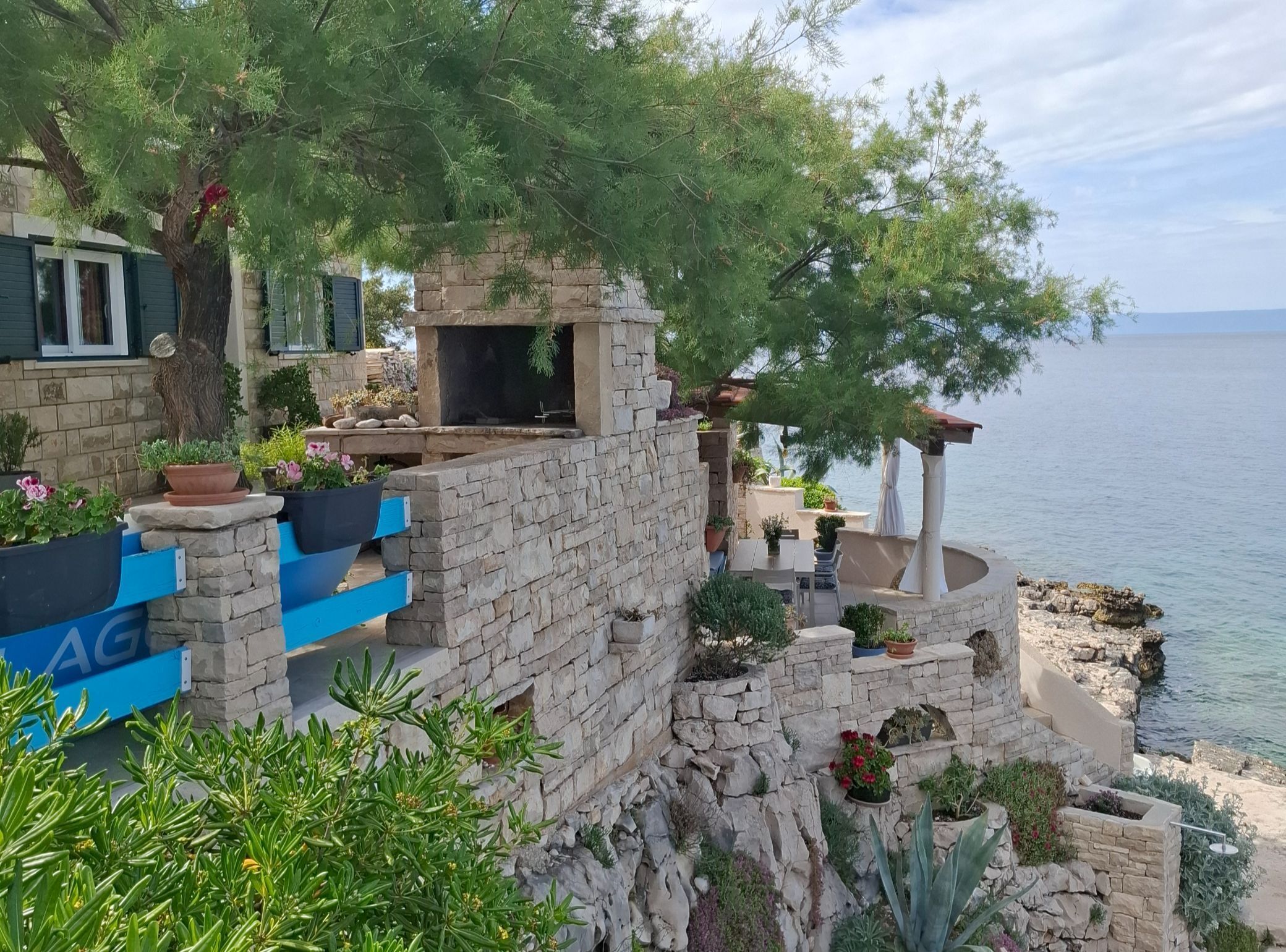 House (Two Bedroom Holiday Home with Sea Vie) | Exterior
